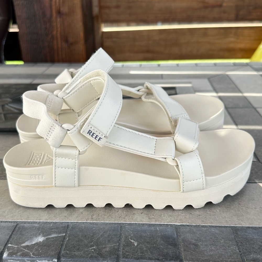 Reef Cushion Rem Hi Water Sandal (8)
